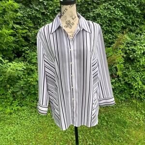 Worthington black and white striped lightweight 3/4 sleeve button up shirt